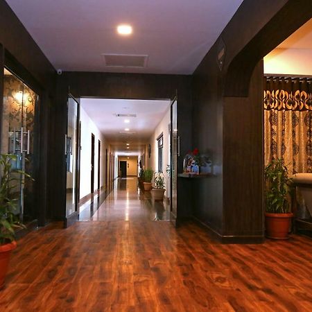 Malad Hotel Shantidoot, Dadar מראה חיצוני תמונה