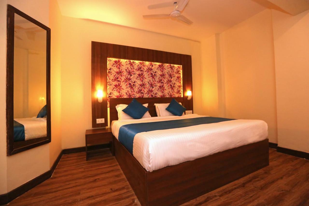 Malad Hotel Shantidoot, Dadar מראה חיצוני תמונה